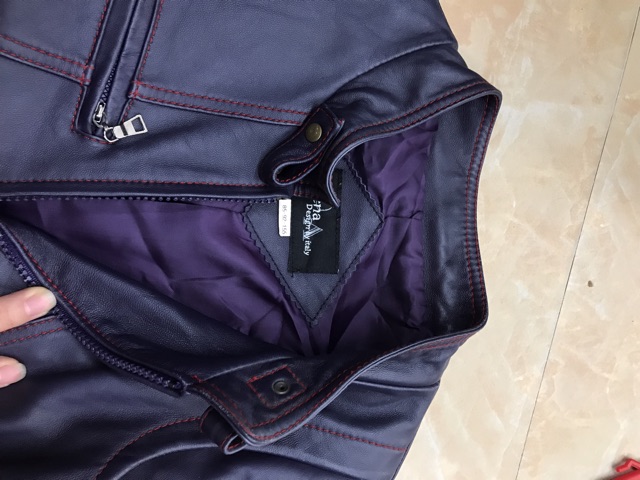 Áo da thât cổ trụ của nữ