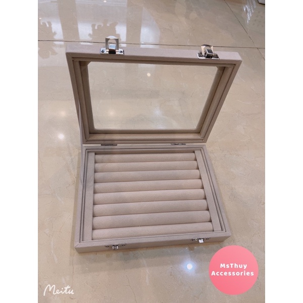Hộp đựng nhẫn và trang sức bọc nhung mặt kính hai chốt chống xước
