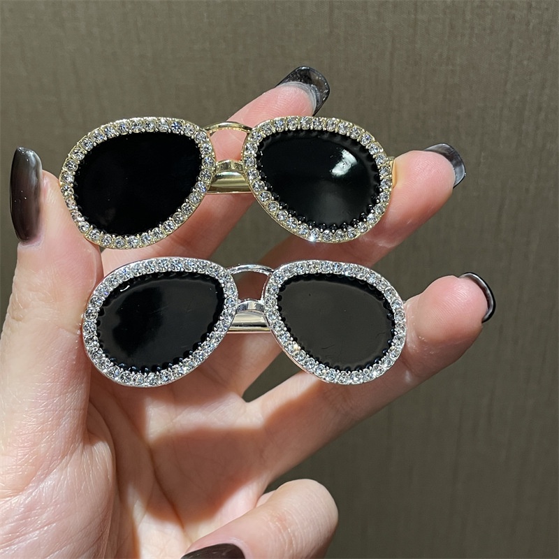 Kẹp tóc hình mắt kính