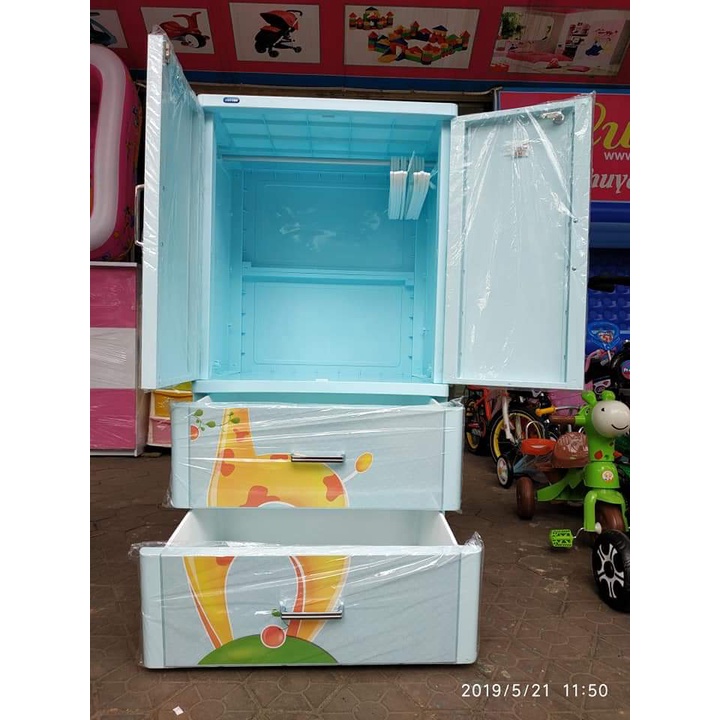 Thanh lý 1 Sét 5 móc nhựa siêu dày của DUY TÂN (móc kèm tủ treo của cty Duy Tân)