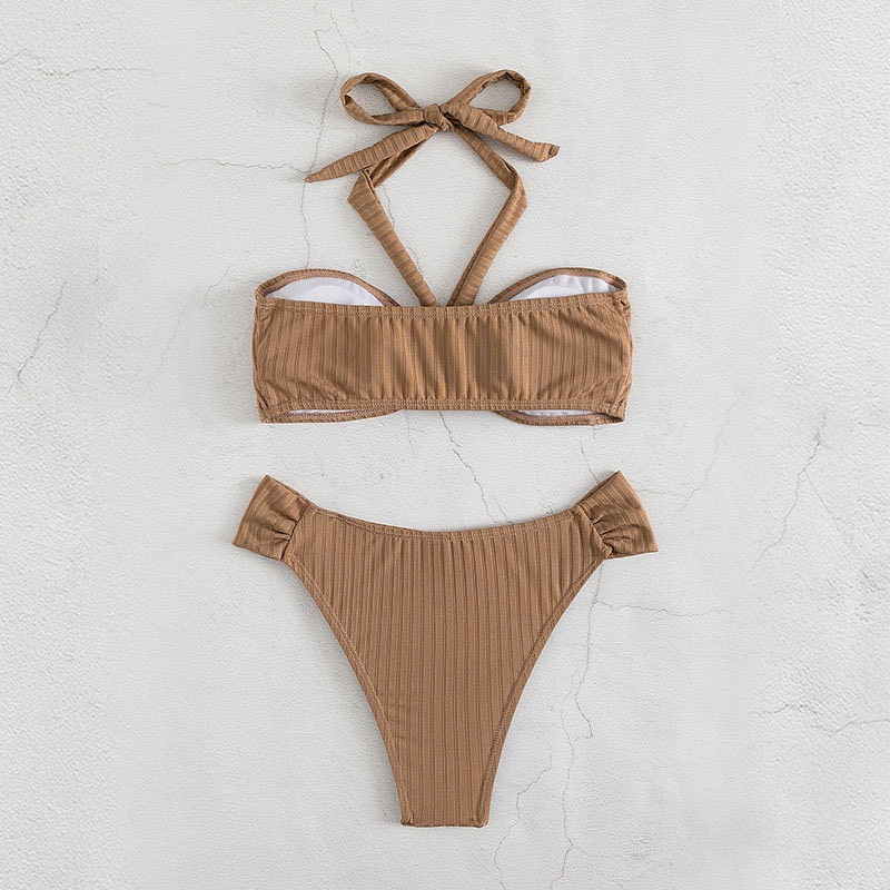 Bikini nâu rút giữa ngực