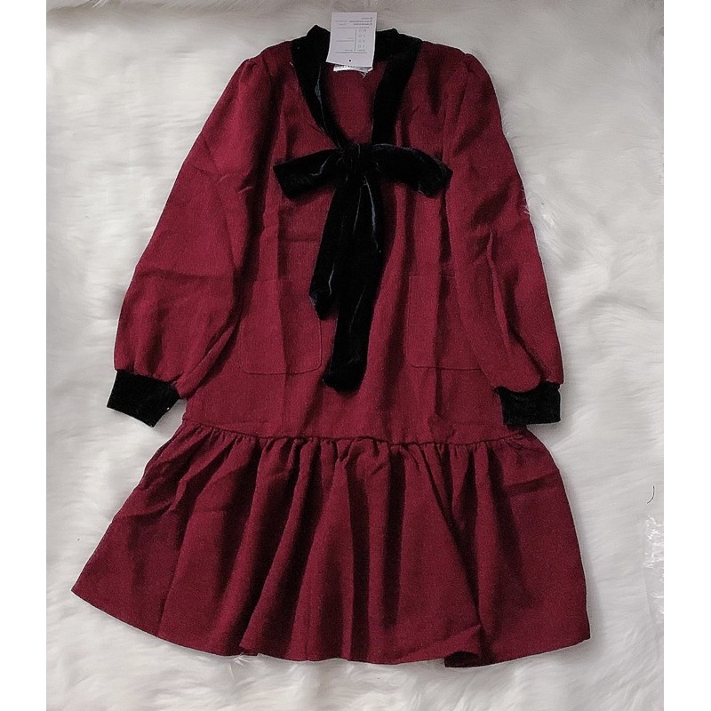 Đầm buộc nơ nhung