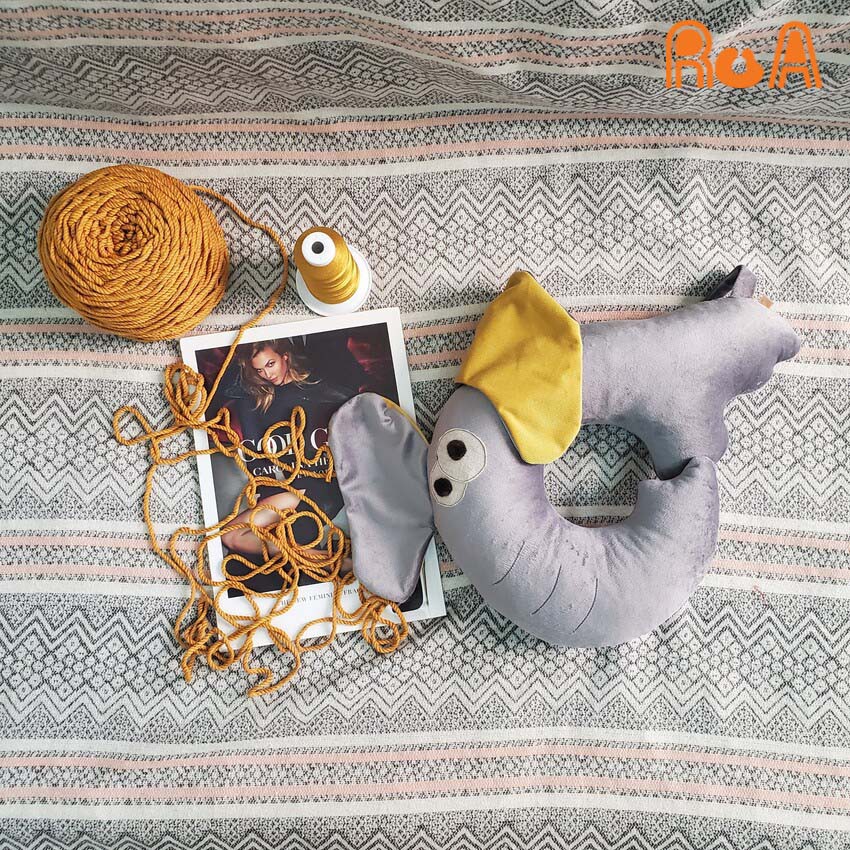 Gối kê cổ hình thú chú voi lông nhung mềm mại siêu cute ELE-M01 Ru A