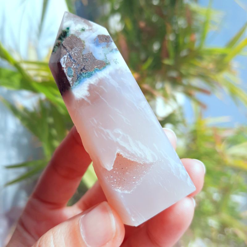 trụ mã não hoa đào có hốc rất đẹp