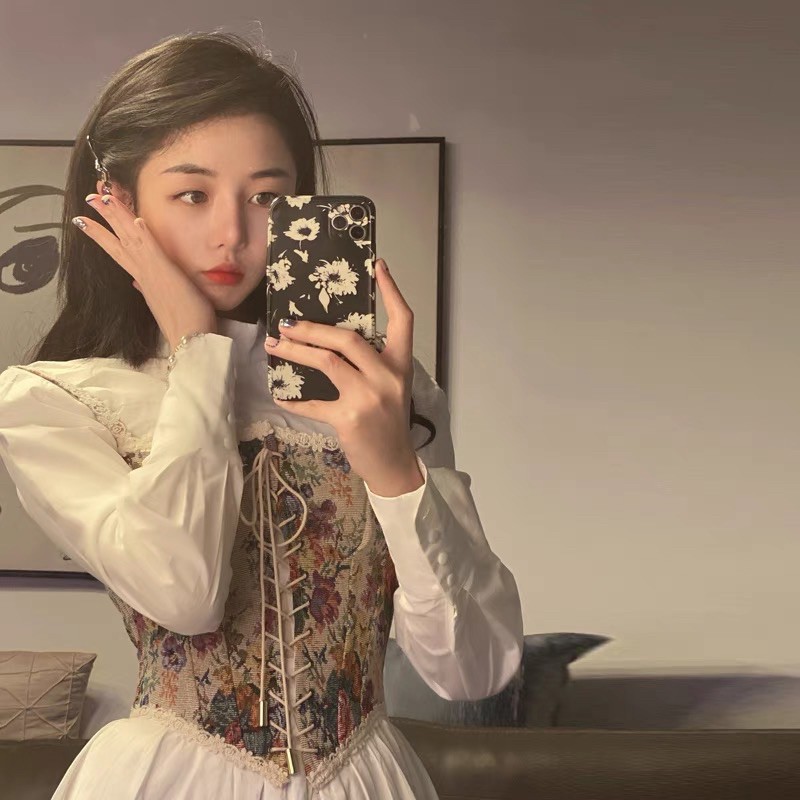 [SẮP VỀ-Có vid+ảnh thật] Set đầm trắng tay dài+ áo corset Victorian hoạ tiết cổ điển vintage | BigBuy360 - bigbuy360.vn