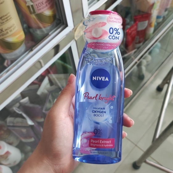 Nước tẩy trang Nivea cho da thường và da khô Extra Bright Makeup Clear Micellar Water