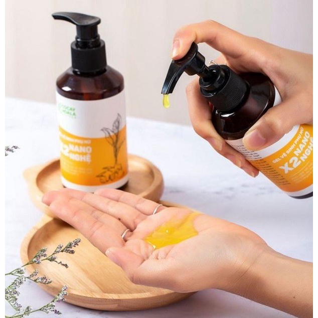 Dung dịch vệ sinh phụ nữ Giảm Ngứa Gel X2 Nano Nghệ Cỏ Cây Hoa Lá 150ml SB Startup