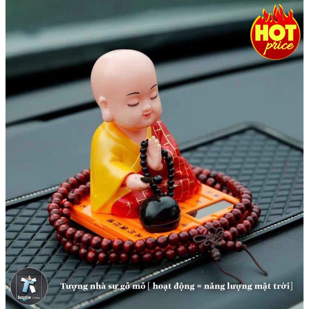 [TẶNG VÒNG TỲ HƯU] Tượng Chú Tiểu, Chú Tiểu Gõ Mõ Tụng Kinh, Trang Trí Ô Tô, Bàn Làm Việc Sử Dụng Năng Lượng Mặt Trời