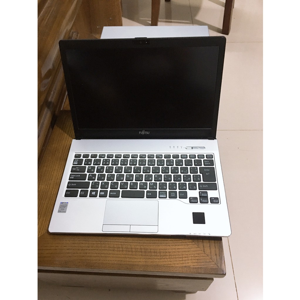 Laptop Nhật Fujitsu S935 Core i5-5300U( THẾ HỆ 5), 4G, 128gb SSD