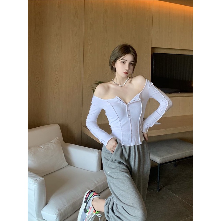 Áo thun tay dài cổ tròn màu sắc đơn giản