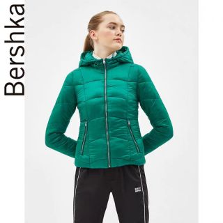 Áo phao bershka auth