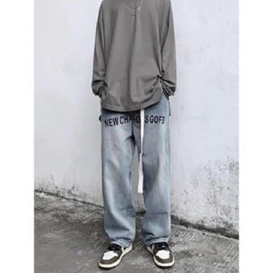 Quần jean ống rộng in chữ đen ở giữa | BigBuy360 - bigbuy360.vn