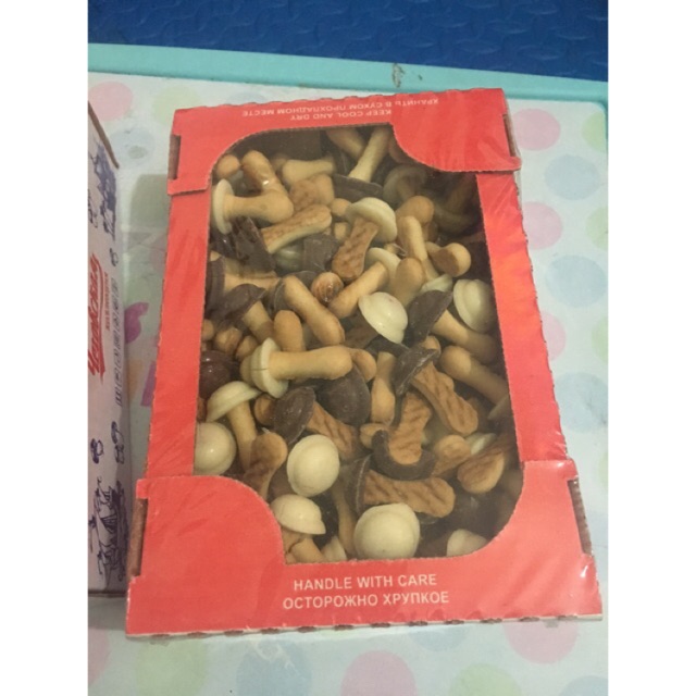 Bánh nấm Nga hàng chuẩn date mới đi air hộp 300g