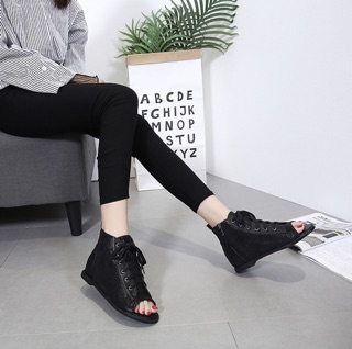 Giày boots hở mũi cột dây -400k