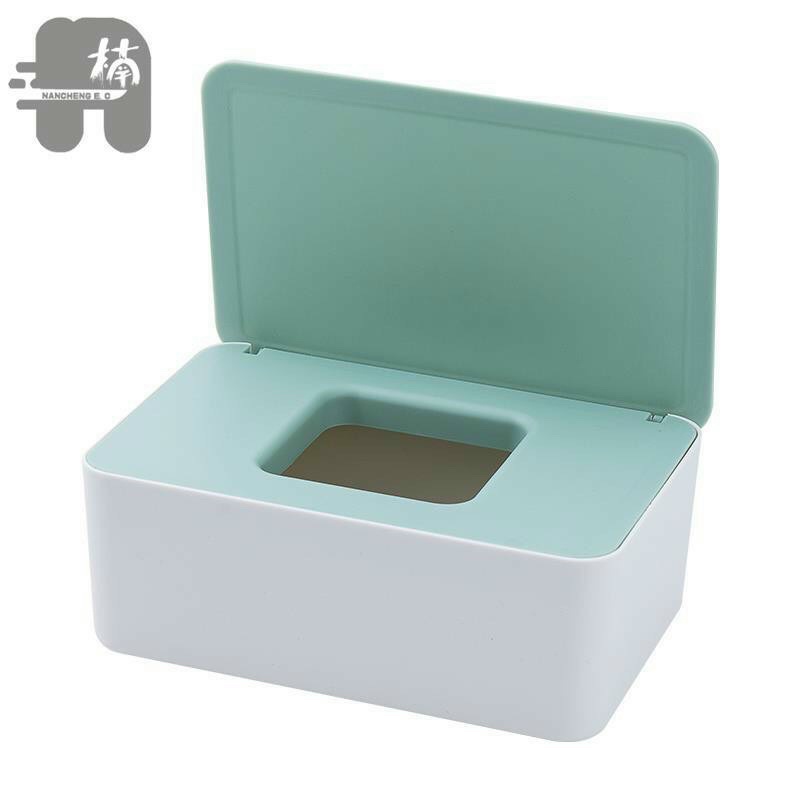 Hộp đựng khuẩn trang chống bụi tiện lợi.