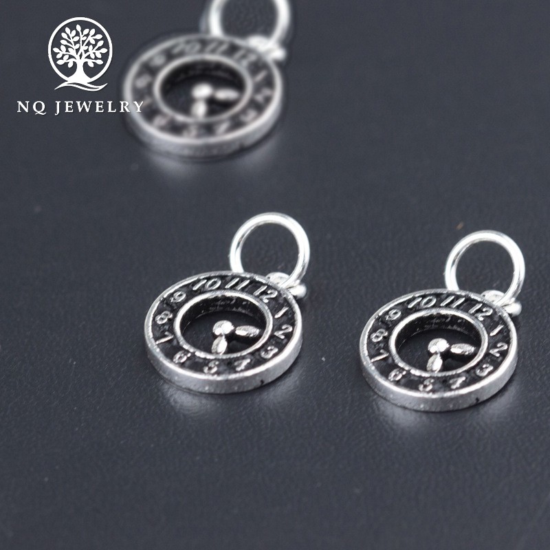 Charm bạc mặt đồng hồ treo nhỏ bạc thái - NQ Jewelry