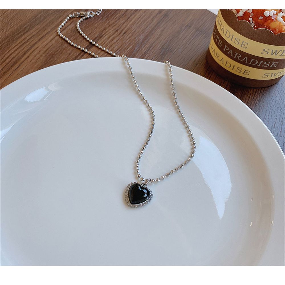 Vòng cổ Choker Màu Đen Mặt Trái Tim Đơn Giản Phong Cách Hàn Quốc Cho Nữ