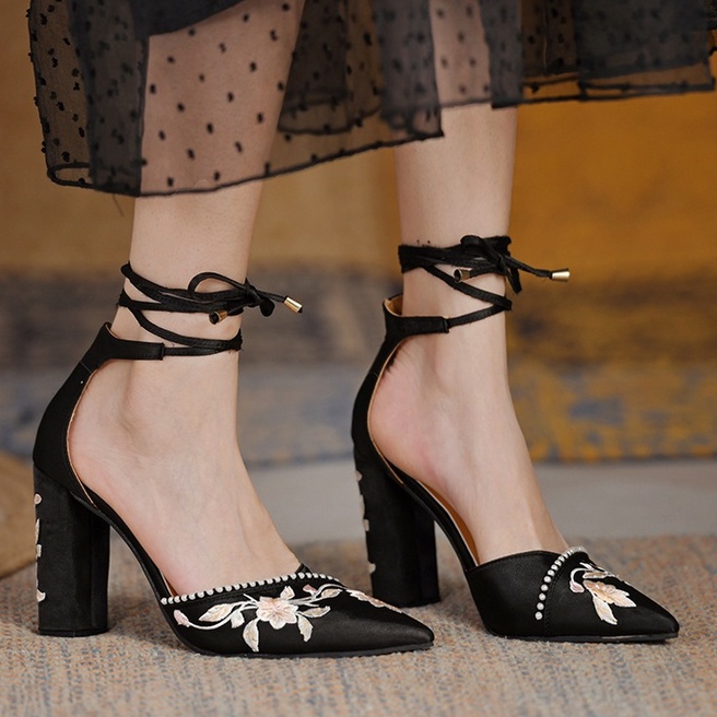Giày cao gót thêu hoa 3.54 Inches Size 35-43