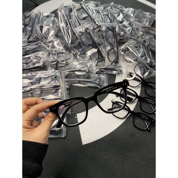 Kính mắt vuông không độ chống bụi