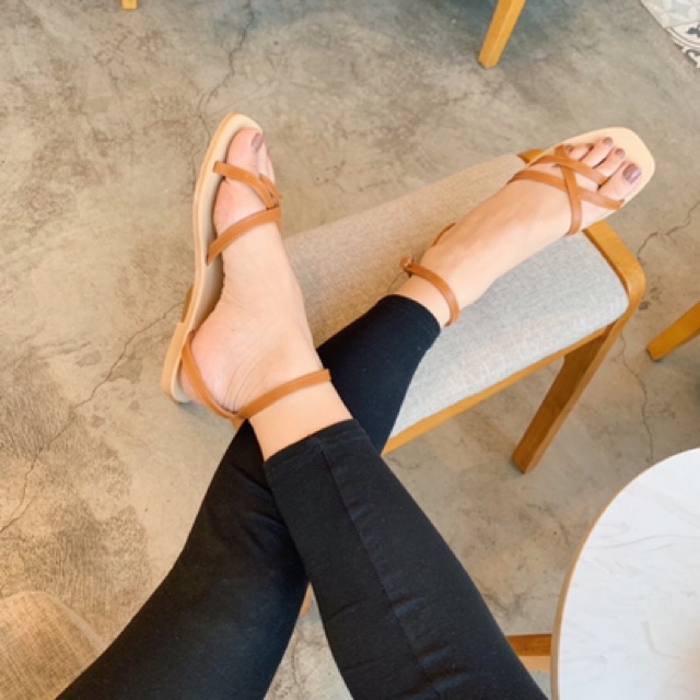 SORAMI -SANDAL XỎ NGÓN DÂY QUAI HẬU ĐẾ BỆT