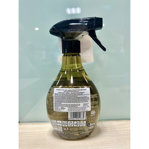 Xịt vải khử mùi & Ngăn ngừa vi khuẩn trên vải Oasis Jasmine tea & Freesia 400ml mùi hương sang trọng nồng nàn bền lâu nó