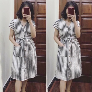 Váy kẻ buộc eo