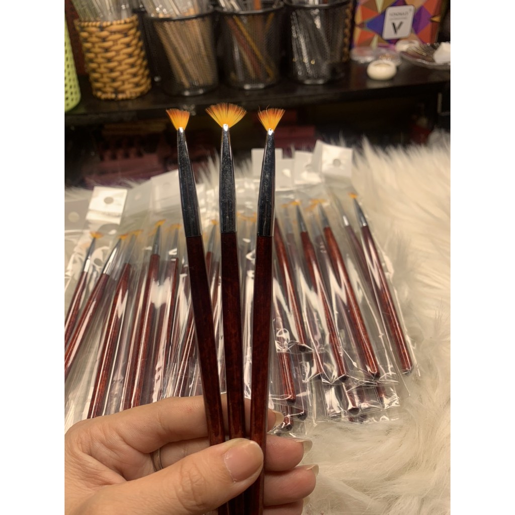 Cọ quạt vẽ móng nail - cọ rắc nhũ trang trí móng