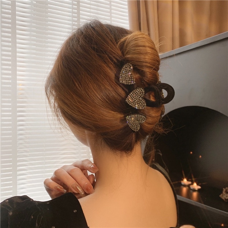 Cặp tóc nhung đính hạt sáng lấp lánh