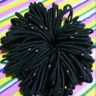 chun buộc tóc màu đen