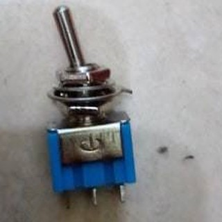 Công tắc gạt mini ... công tắc xanh 2 nắt ... dụng để chế đồ
