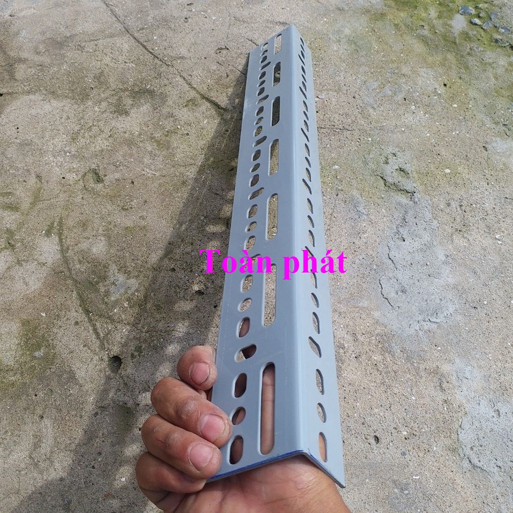 Cây 90cm ( 1.8ly) - Cây sắt V lỗ 4 x 6 cm màu xám ghi