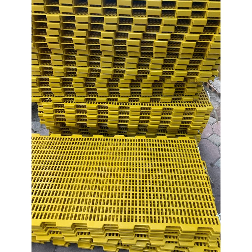 TẤM LÓT SÀN NHỰA CHUỒNG CHÓ MÈO LỢN HEO  HÀNG ĐẸP DÀY 3cm nặng 2.3kg màu vàng