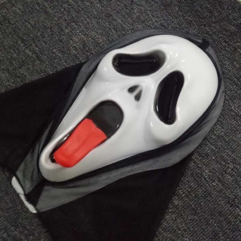 Mặt nạ ma le lưỡi dùng để hoá trang lễ hộp Halloween