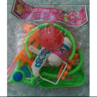 Bộ đồ chơi dụng cụ bác sĩ cho bé.