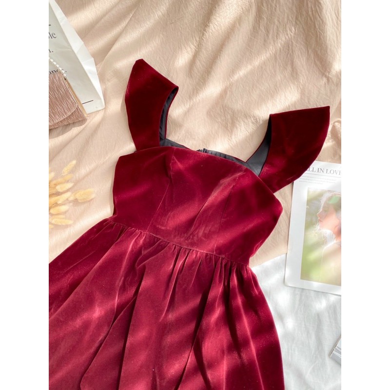 Đầm nữ tết vải nhung màu đỏ đô cực sang chảnh vải may loại tốt | BigBuy360 - bigbuy360.vn