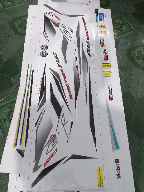 Tem rời dán xe ex 150 chất liệu shinlung