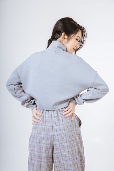 Áo nỉ vai rơi cao cổ | BigBuy360 - bigbuy360.vn