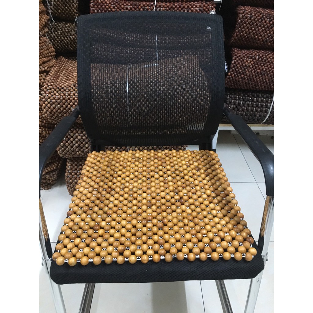 Miếng lót massage4 mông ghế văn phòng hạt gỗ Pơ Mu hạt 18ly- Kích thước 45cm x 45cm (hình thật )