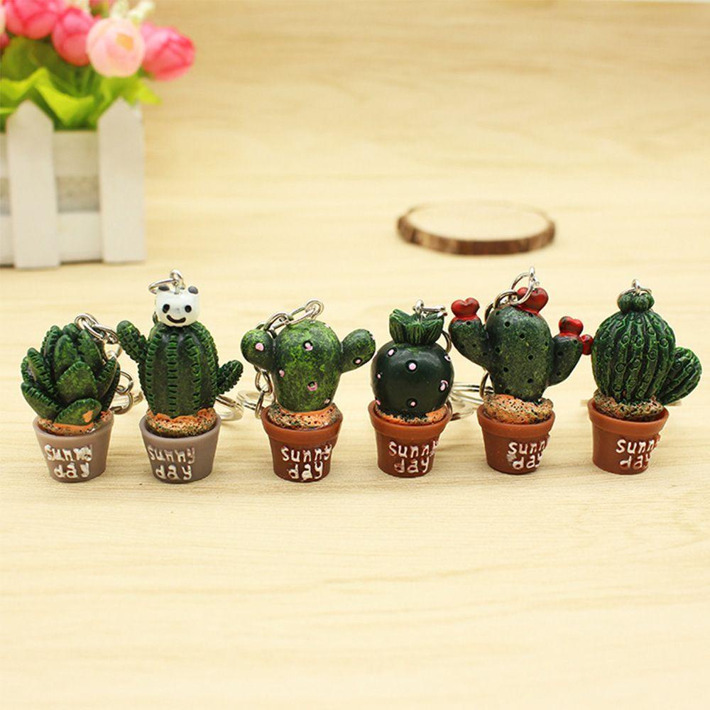 Móc Khóa Hình Cây Xương Rồng Mini Bằng Nhựa Màu Ngà