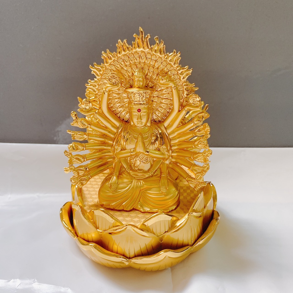 Tượng Phật Bà Quan Âm Nghìn Tay Đặt Taplp Ô Tô