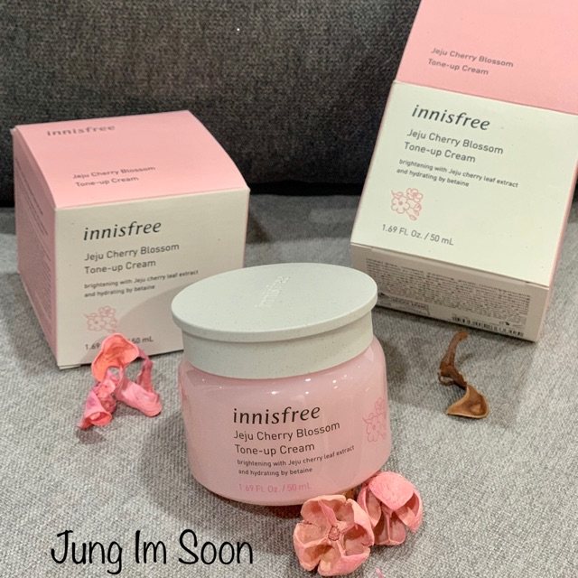 Kem Dưỡng Trắng Da Nâng Tone Innisfree Jeju Cherry Blossom Tone Up Cream