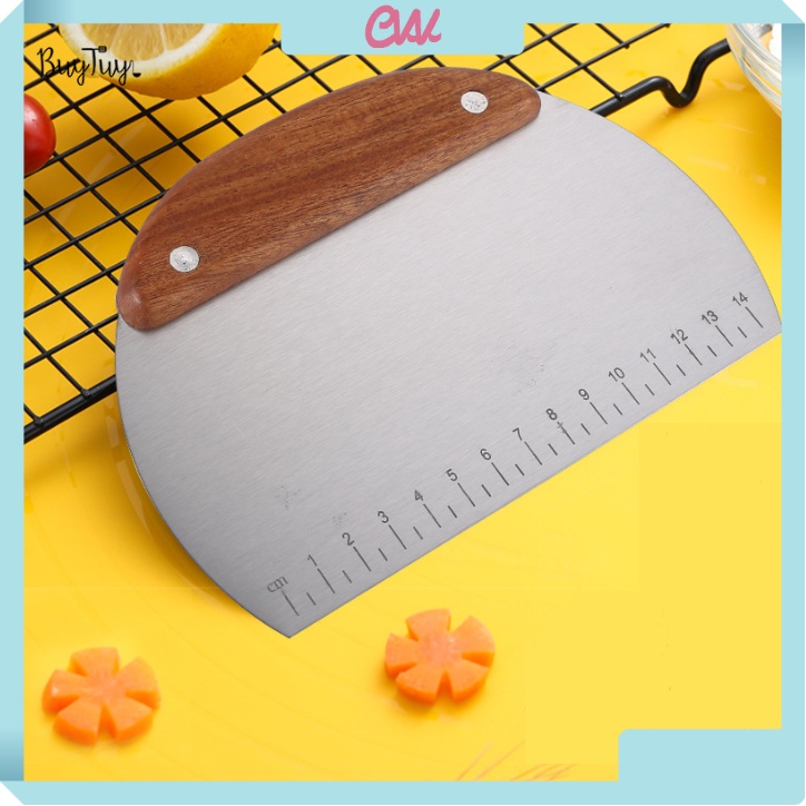 Dao cắt bột cán gỗ có vạch chia inox - Dụng cụ làm bánh CVV.
