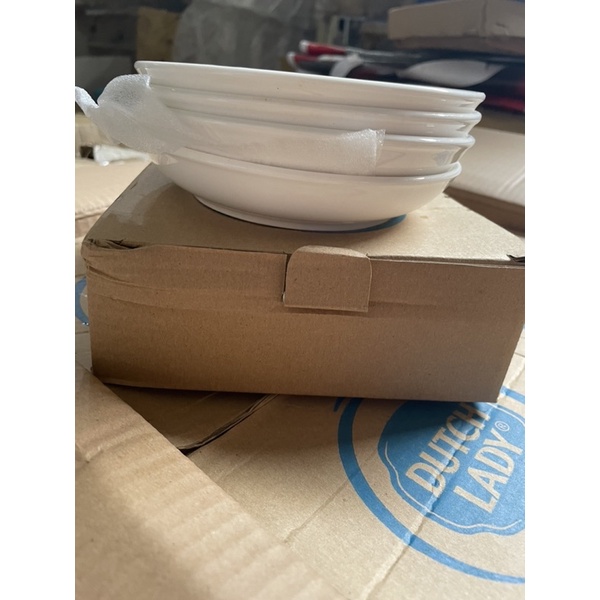 Hộp 4 dĩa sứ trắng Dutch lady(kt:15*3cm)