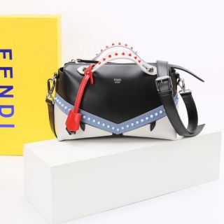 Túi fendi size 26