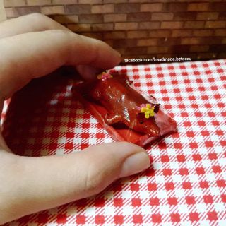 Đồ chơi miniature 1:12_ Heo quay cúng