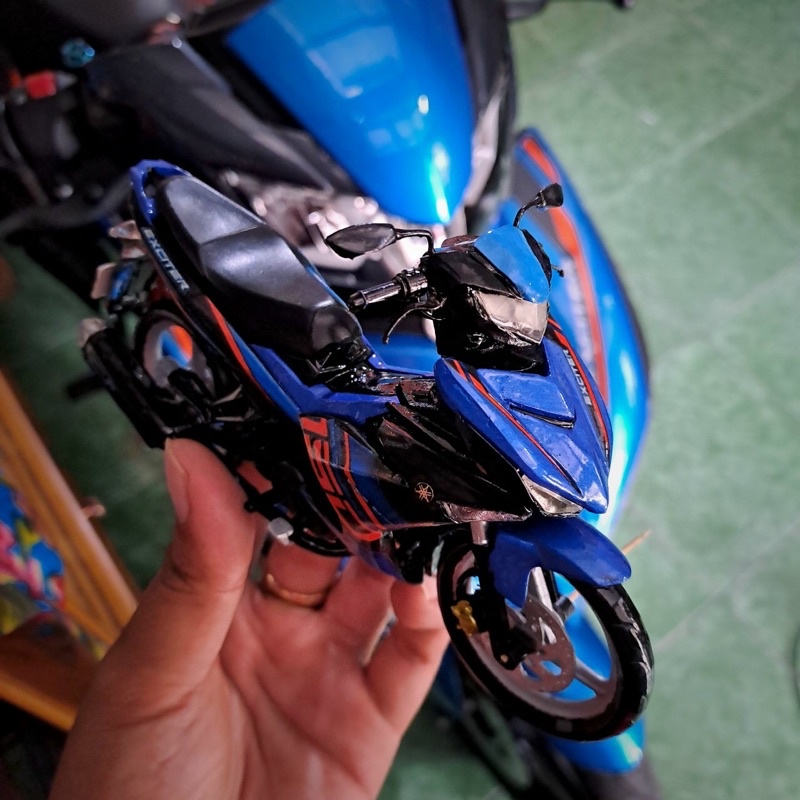 Mô hình Exciter 150 tỉ lệ 1:12 - Đầu Exciter 150  tỉ lệ 1/12