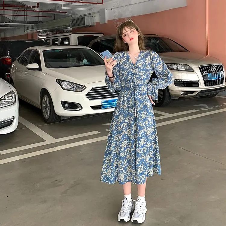 Đầm Hoa Tay Dài Cổ Chữ V Đáng Yêu Cho Nữ | BigBuy360 - bigbuy360.vn