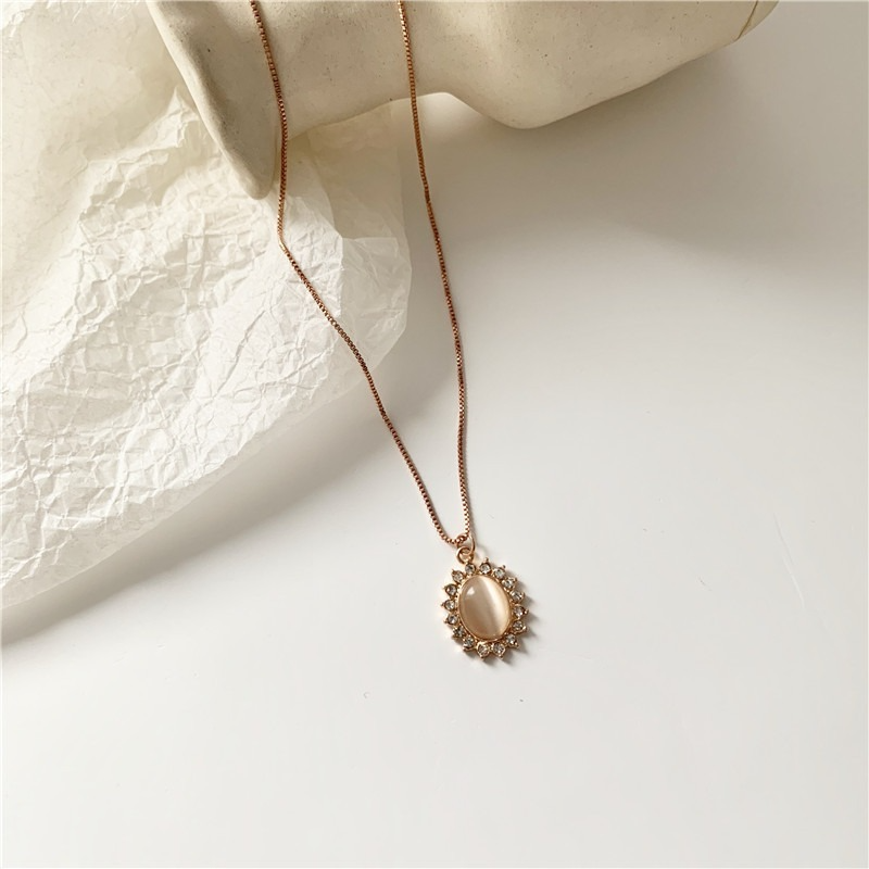 Korean Temperament Pendant Flower Exquisite Necklace Girl Joker Clavicle Chain Neck Chain