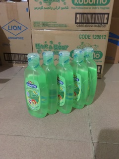 Tắm gội Kodomo 400ml Thái lan