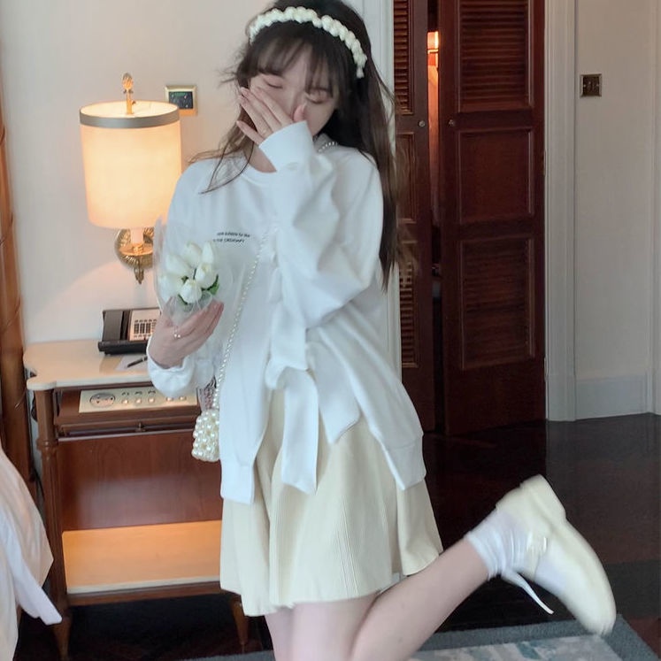 MỚI Set áo hoodie cột nơ + chân váy thiết kế trẻ trung